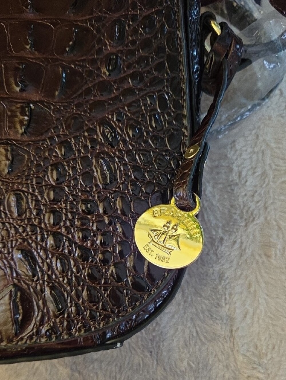 Classic Croc-Embossed Crossbody Bag ❤️ - Picture 7 of 8